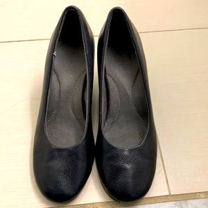 Aerosoles black wedges